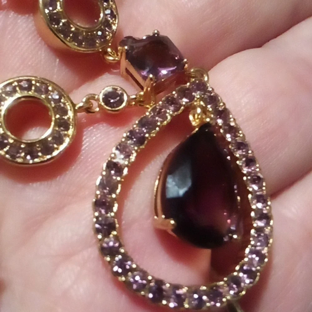 Beautiful Gold Tone Purple Stone Bracelet NVC